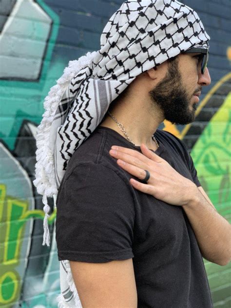 keffiyeh style.